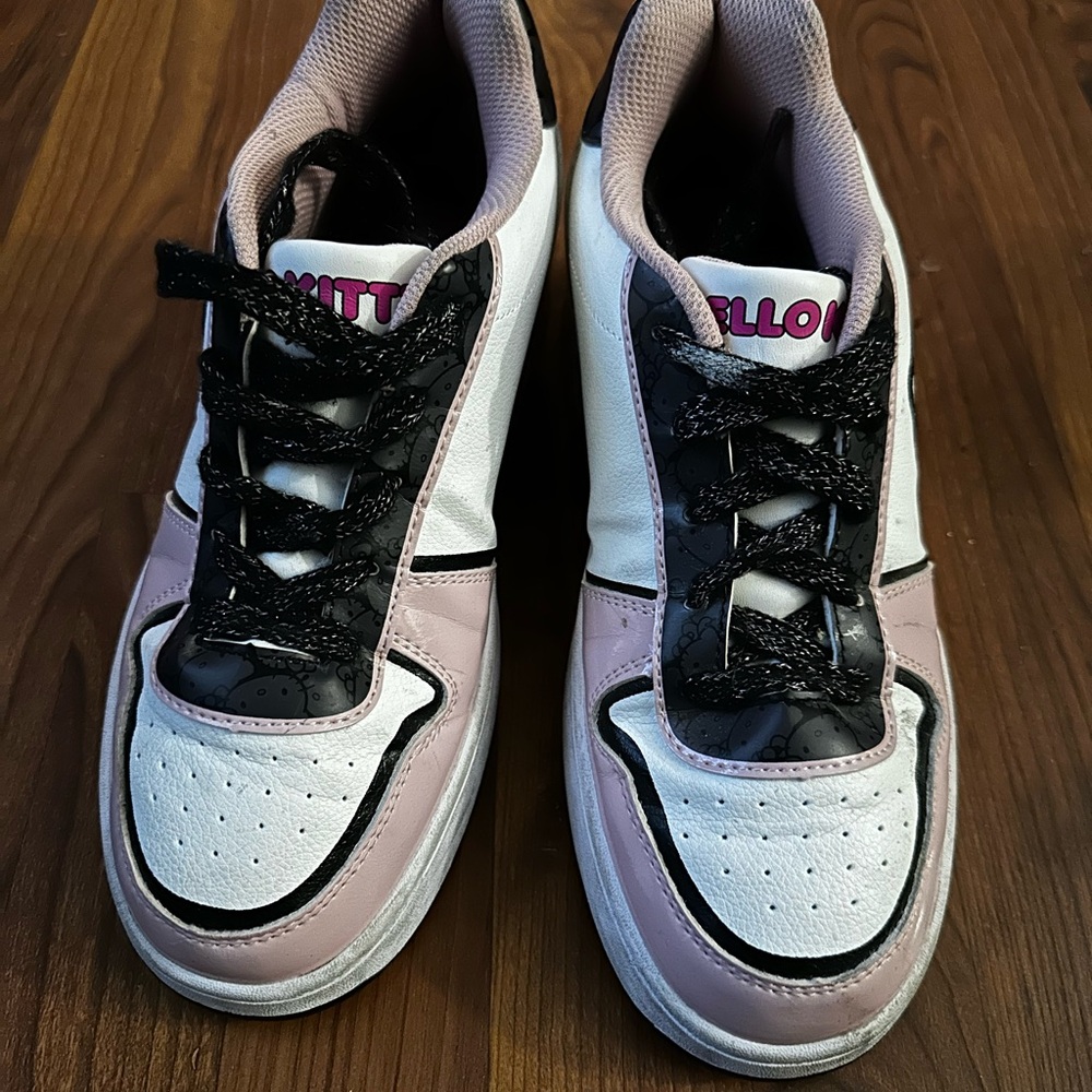 Adult Women's Hello Kitty Heely’s